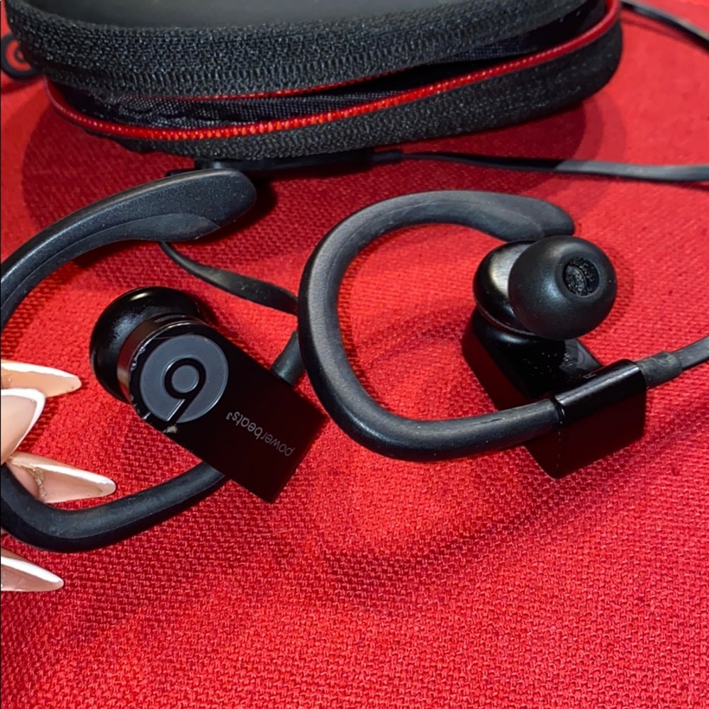 Powerbeats HighPerformance Wireless Earbuds - Picture 2 of 3